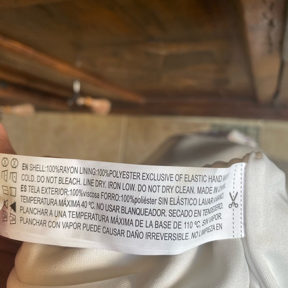 Forever 21 Peacock Print Flounce Romper White Size L - Picture 8 of 8